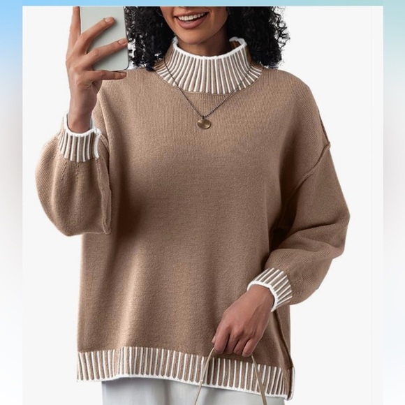 CHYRII Sweaters - NWT Women's Tan Sweater with White Accents